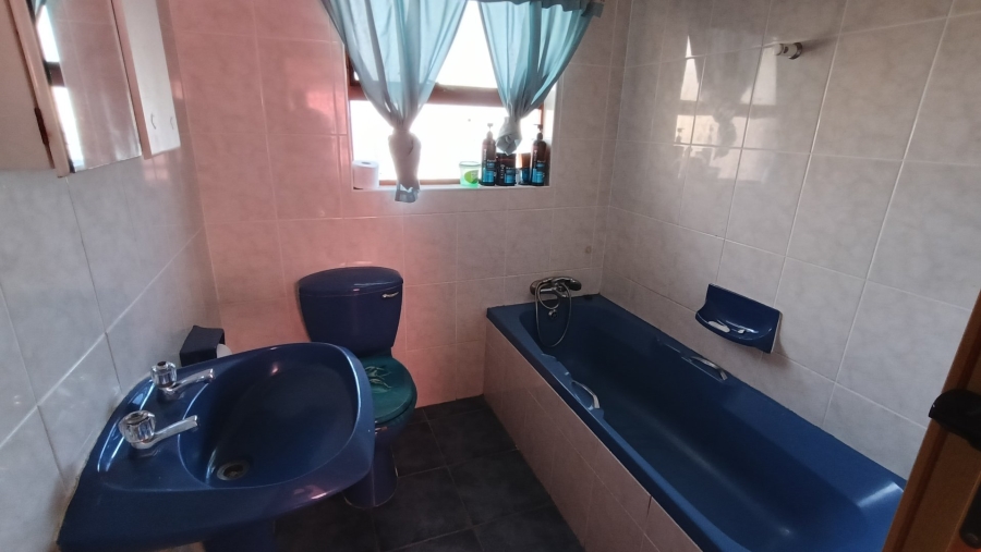 4 Bedroom Property for Sale in Delvillepark Western Cape